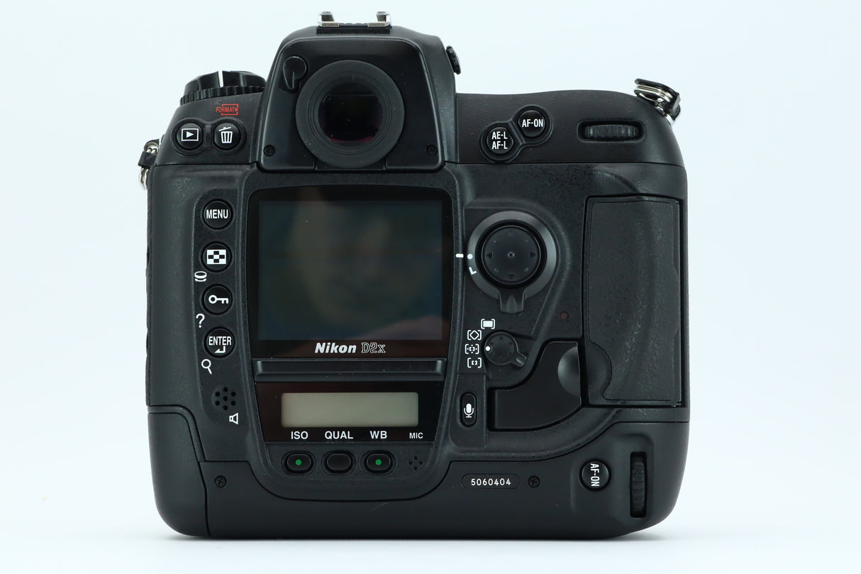 Nikon D2X