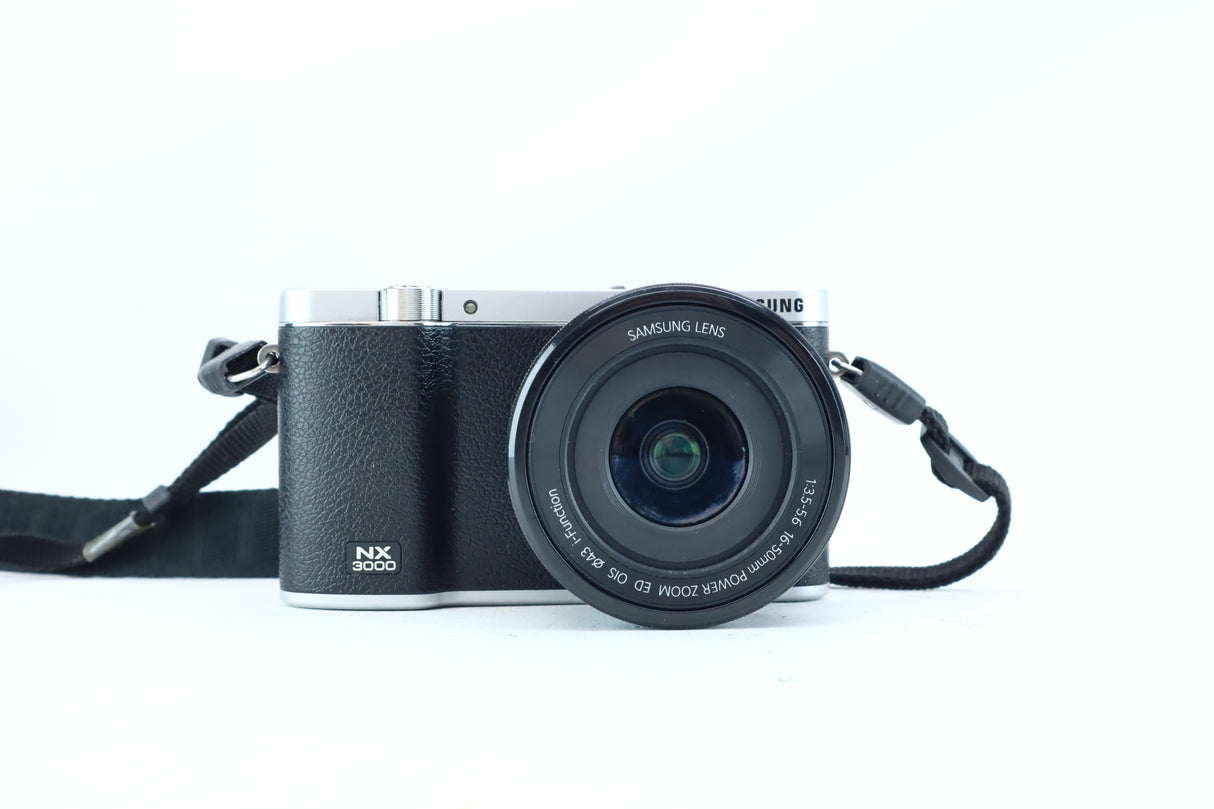 Samsung NX3000 with 16-50mm f/3.5-5.6 ED OIS