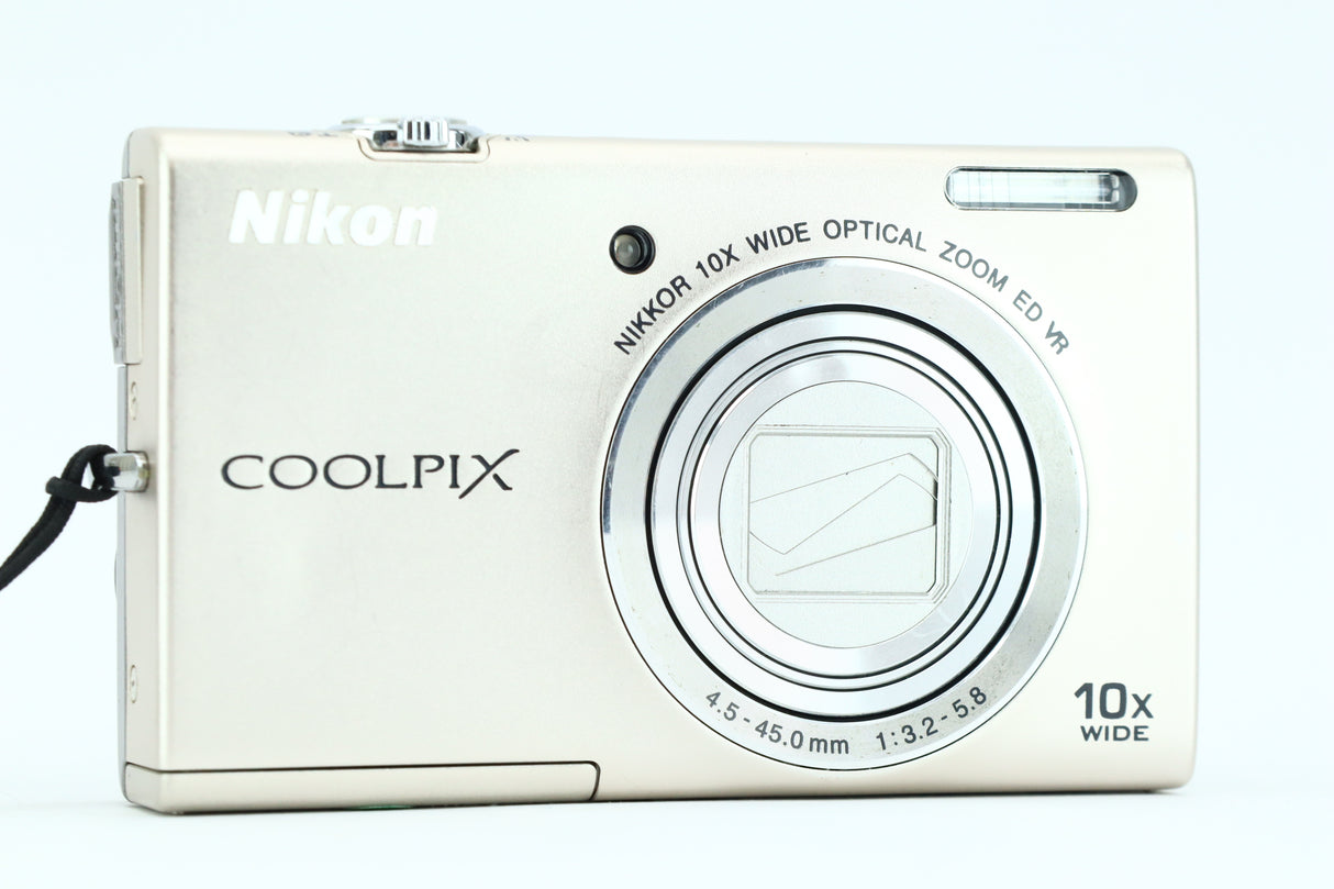 Nikon Coolpix 4,5-45mm 3,2-5,8