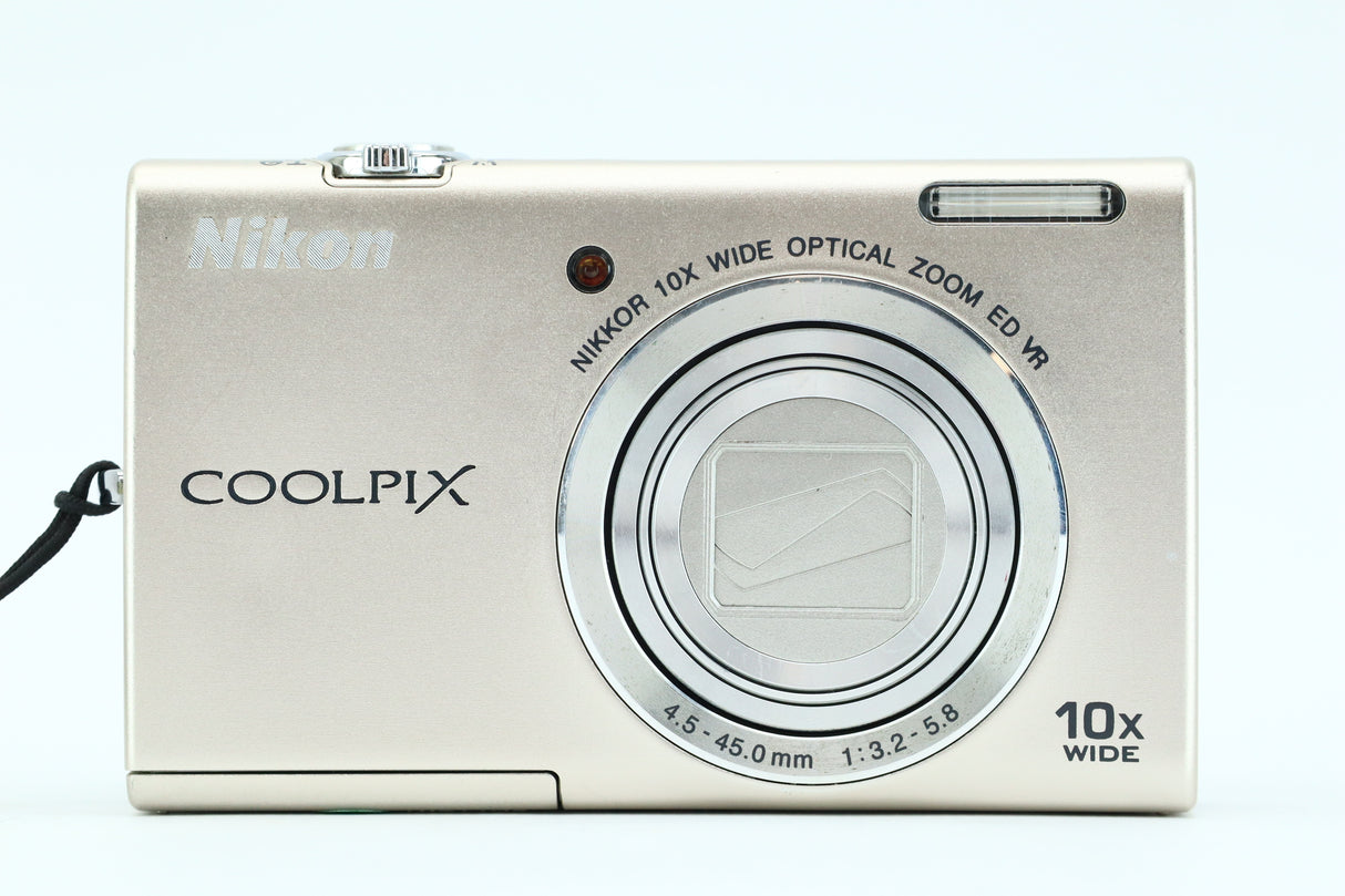 Nikon Coolpix 4,5-45mm 3,2-5,8