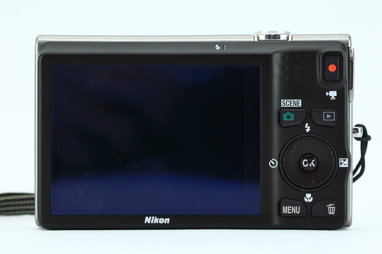 Nikon Coolpix 4,5-45mm 3,2-5,8