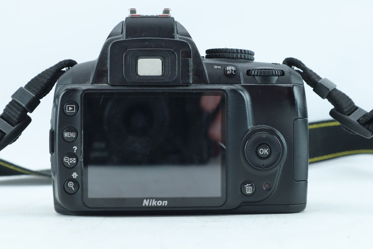 Nikon D3000