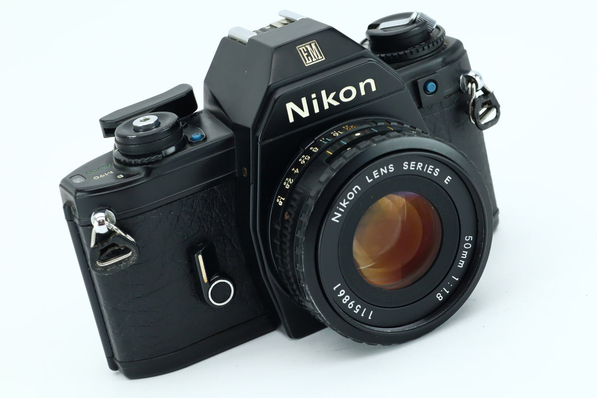 Nikon EM + 50mm 1,8