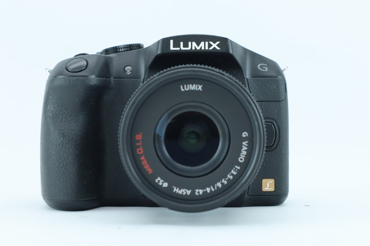 Panasonic Lumix G6 + Lumix G Vario 14-42mm II Mega O.I.S.