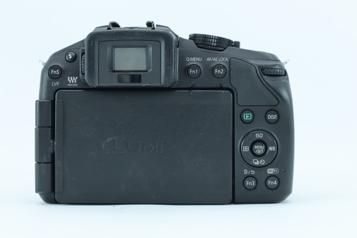 Panasonic Lumix G6 + Lumix G Vario 14-42mm II Mega O.I.S.