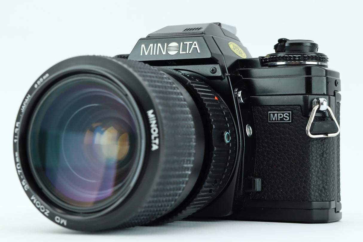 Minolta X-700 + MD-Zoom 35-70mm 3,8