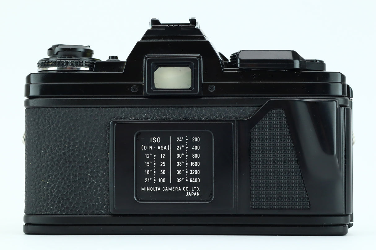 Minolta X-700 + MD-Zoom 35-70mm 3,8