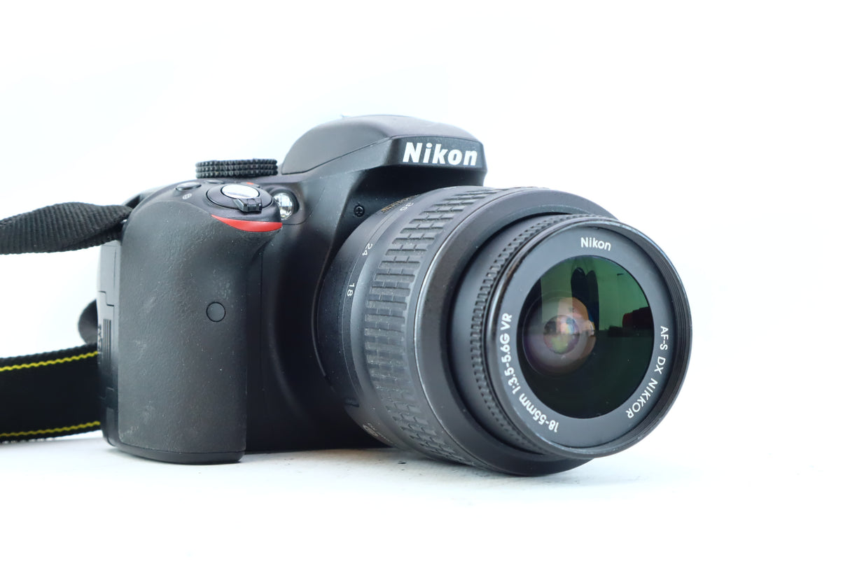 Nikon D3300 35mm DSLR Kit with AF-S DX Nikkor 18-55mm f/3.5-5.6