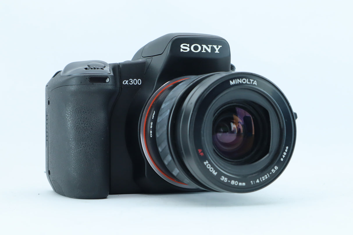 Sony α300 + Minolta AF Zoom 35-80mm f/4-5.6 Lens