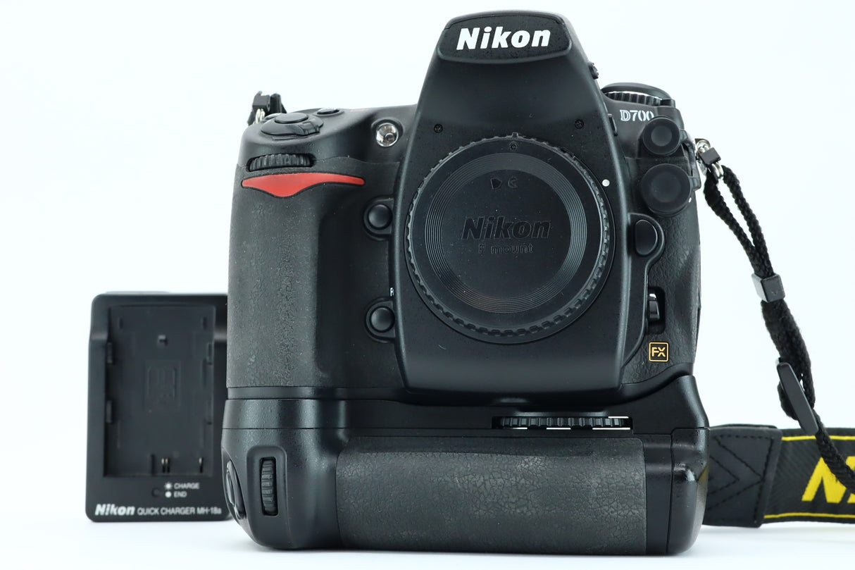 نيكون D700