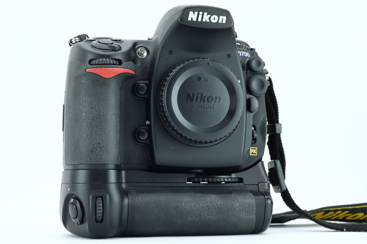 نيكون D700