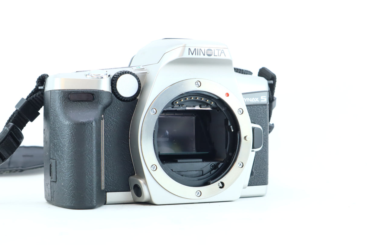 Minolta Dynax 5 35mm SLR