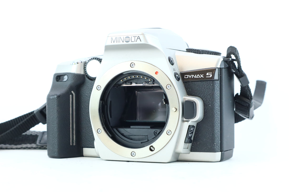Minolta Dynax 5 35mm SLR