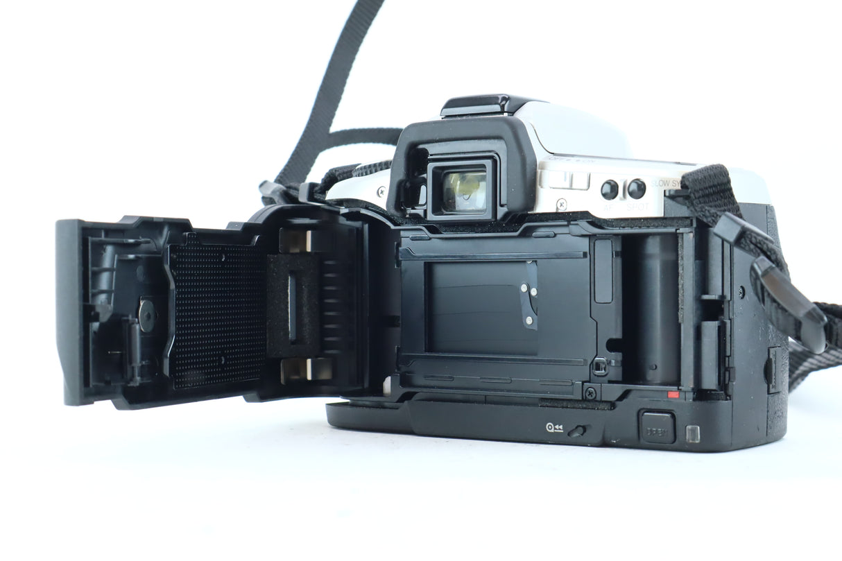 Minolta Dynax 5 35mm SLR