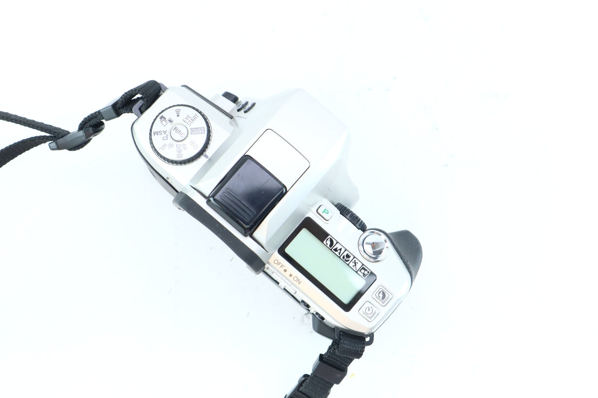 Minolta Dynax 5 35mm SLR