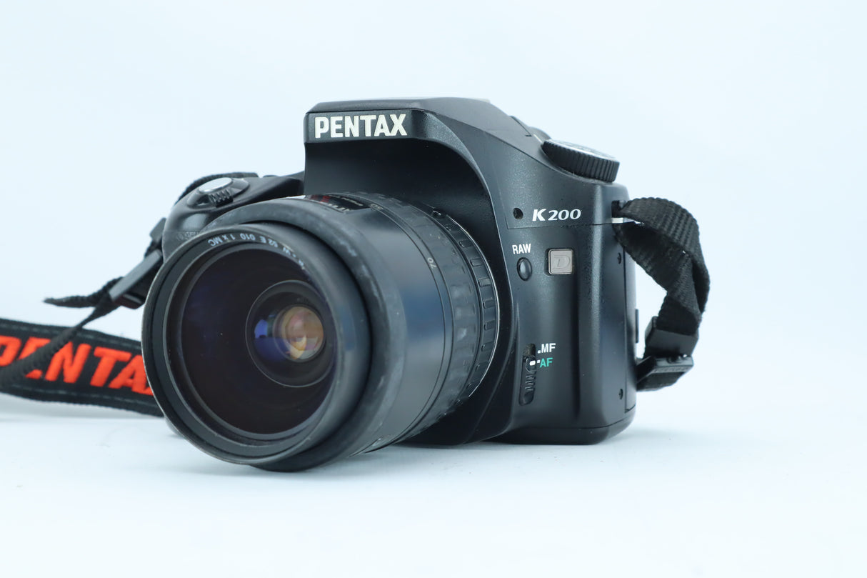 Pentax K200D with Pentax SMC FA 28-70mm f/4 AL Lens