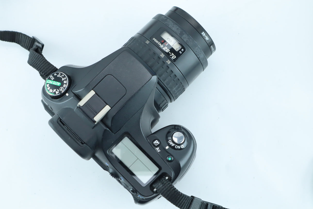 Pentax K200D with Pentax SMC FA 28-70mm f/4 AL Lens