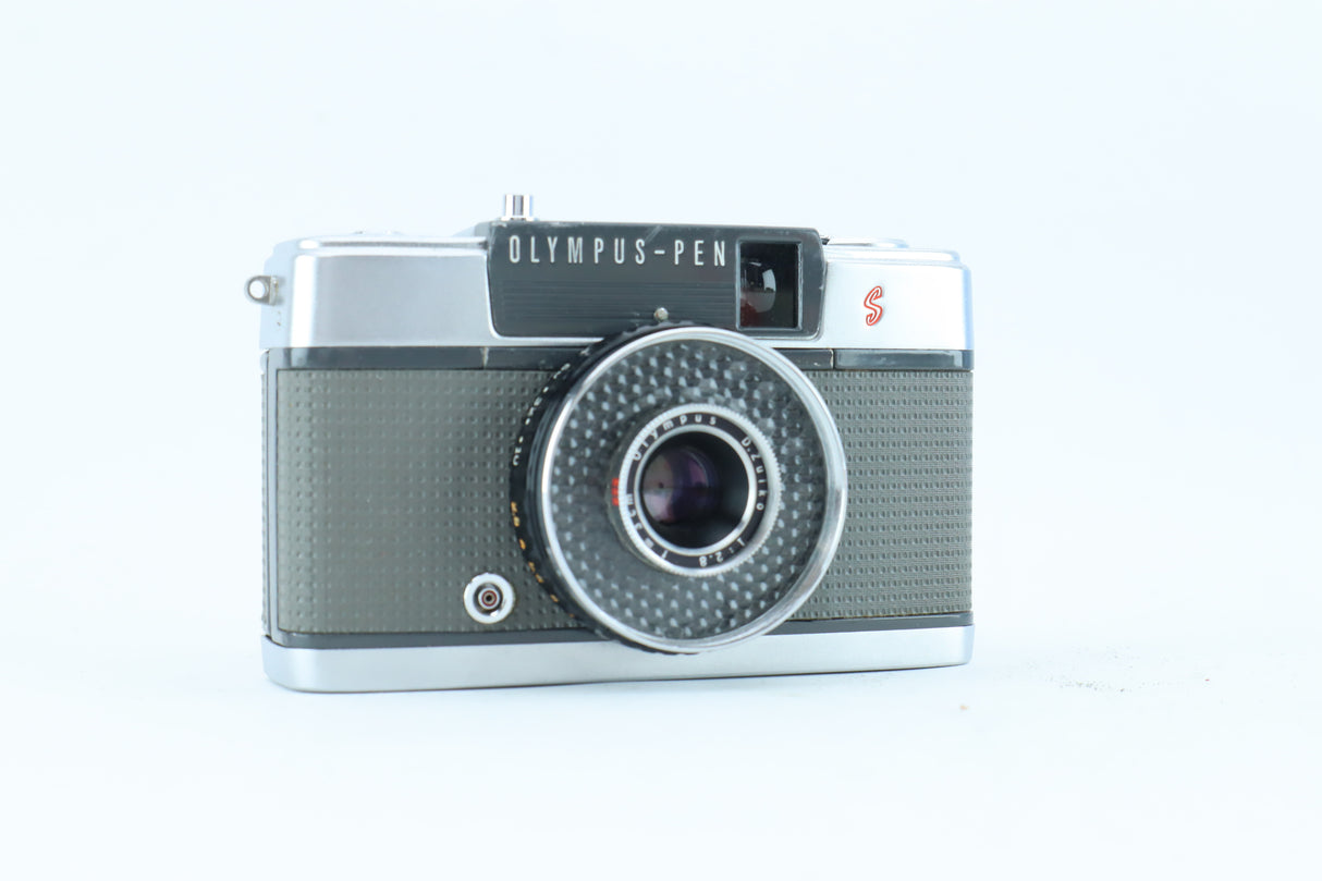 Olympus PEN-EES - Sharp Olympus D.Zuiko 30mm f/2.8 Prime Lens