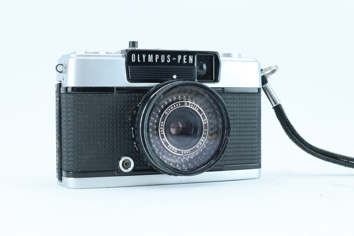 Olympus PEN-EE.3 -Sharp Olympus D.Zuiko 28mm f/3.5 Prime Lens
