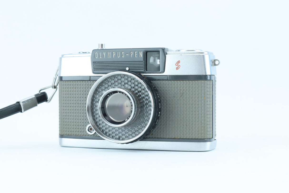 Olympus PEN-EES - Sharp Olympus D.Zuiko 30mm f/2.8 Prime Lens