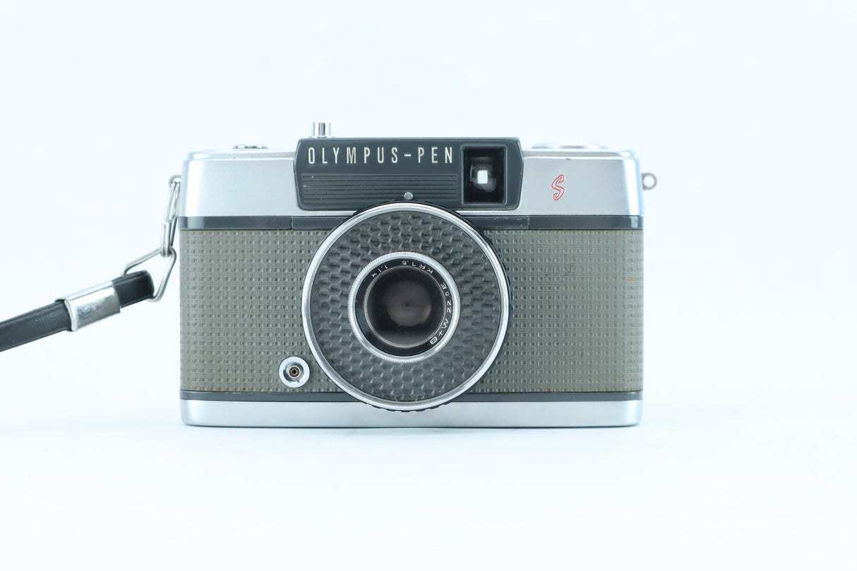 Olympus PEN-EES - Sharp Olympus D.Zuiko 30mm f/2.8 Prime Lens