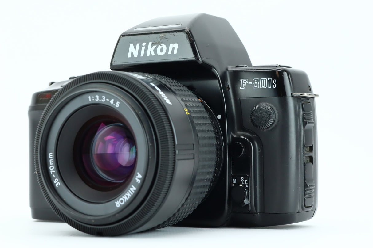 Nikon F-801S + AFNIKKOR 35-70mm 3,3-4,5