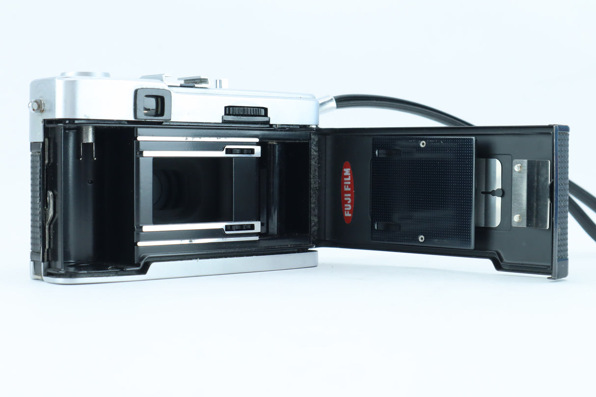 Olympus Trip 35 - Sharp Olympus D.Zuiko 40mm f/2.8 Prime Lens