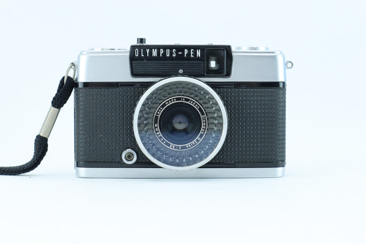 Olympus PEN-EE.3 - Sharp Olympus D.Zuiko 28mm f/3.5 Prime Lens