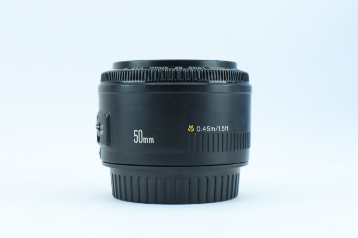 Canon EF 50mm f/1.8 II
