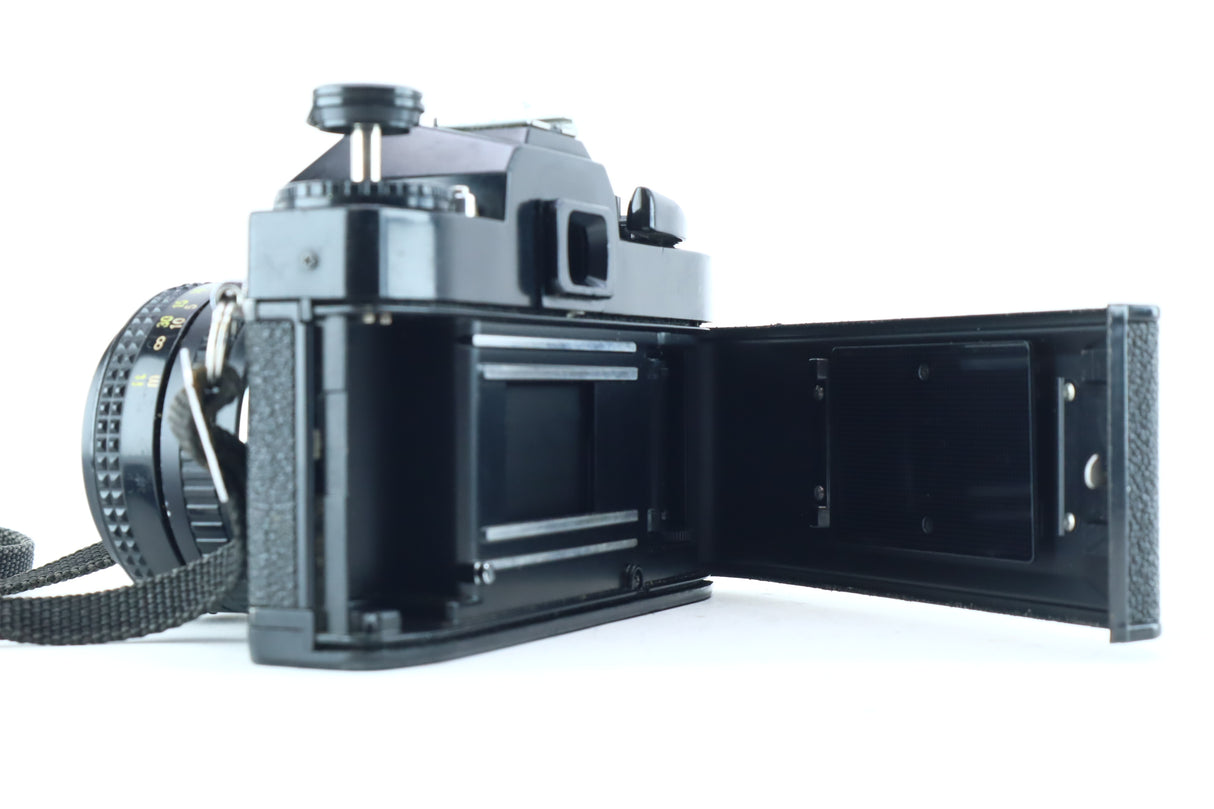 Ricoh KR-5 35mm SLR Kit with Riconar 55mm f/2.2