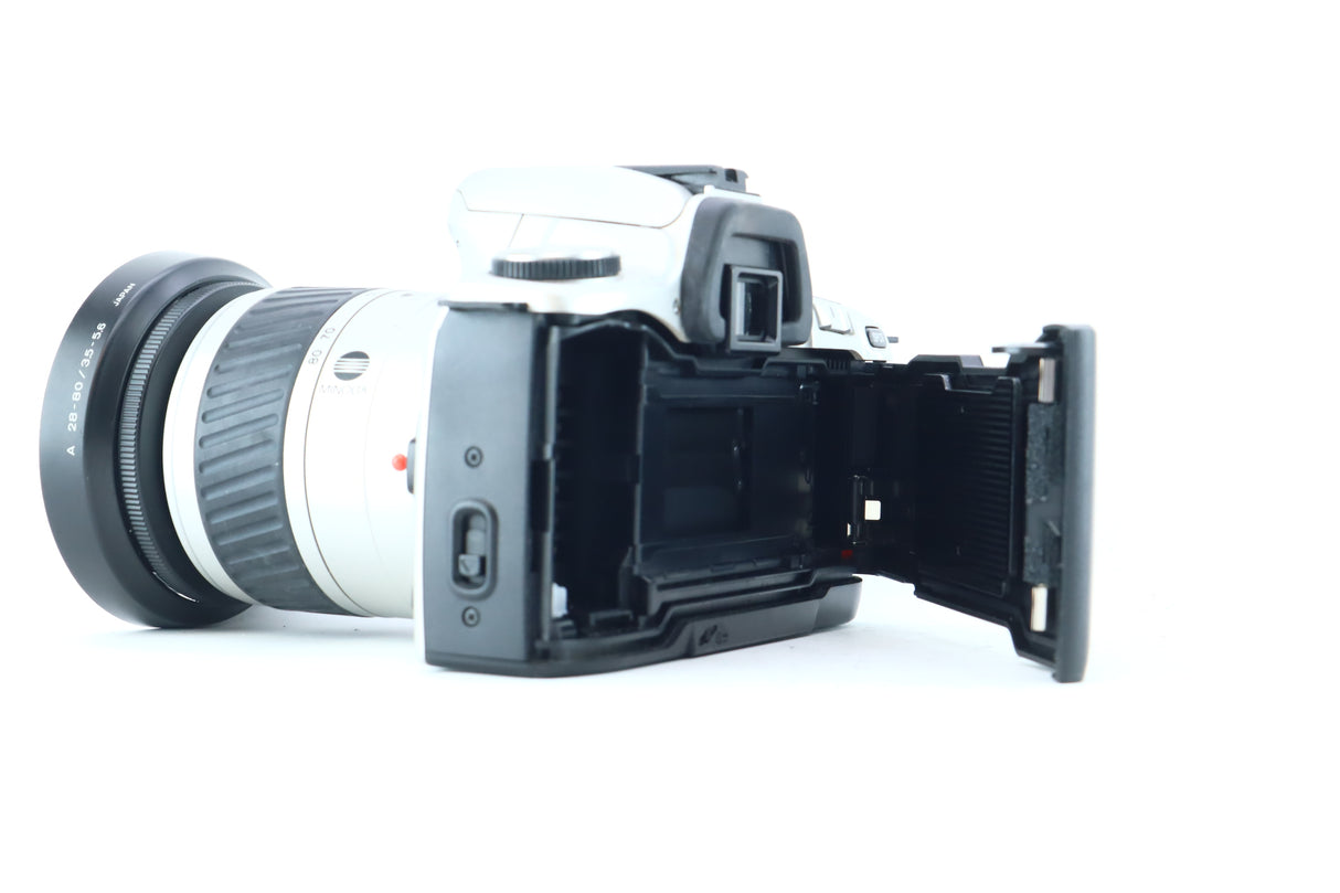 Minolta Dynax 505si 35mm SLR Kit with AF Zoom 28-80mm f/3.5-5.6