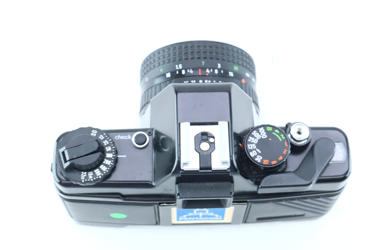 Pentacon Prakticar 50mm f/1.8 MC