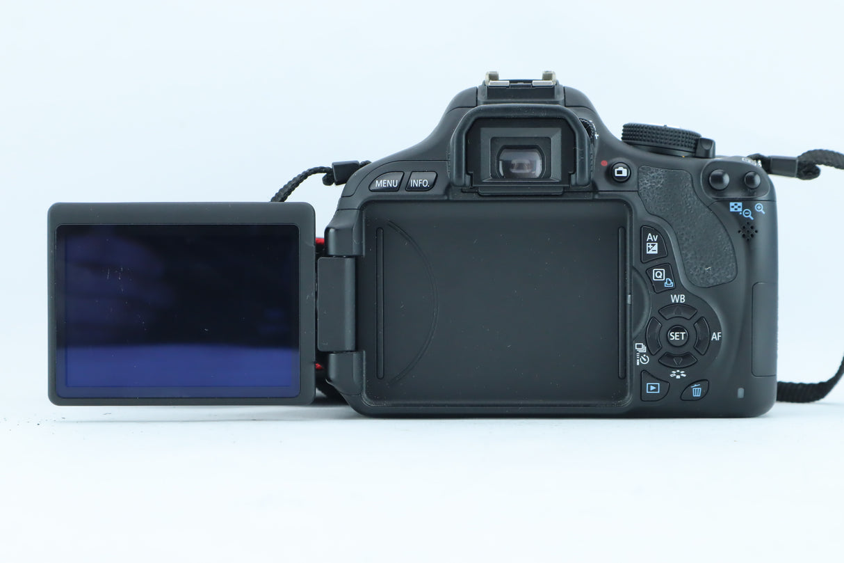 Canon EOS 600D - High-Resolution 18MP Creative Digital SLR