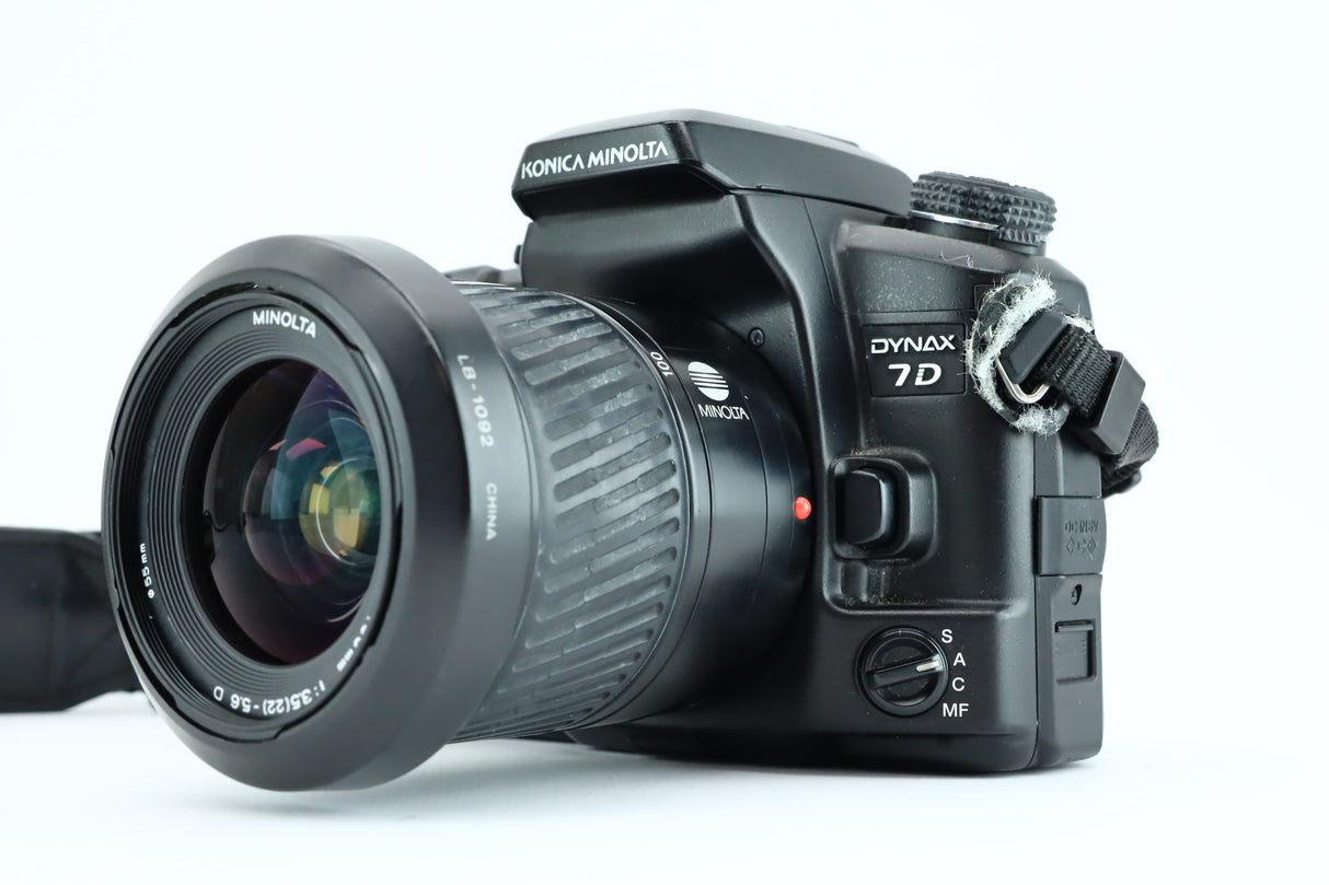 Konica Minolta Dynax 7D + Zoom Minolta AF 28-100mm 3,5-5,6