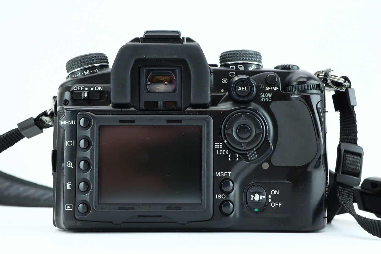 Konica Minolta Dynax 7D + Zoom Minolta AF 28-100mm 3,5-5,6