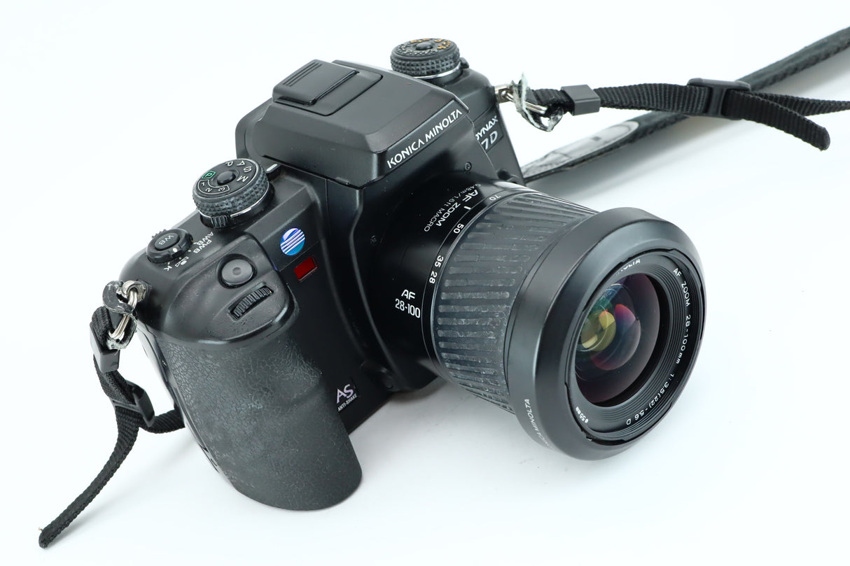 Konica Minolta Dynax 7D + Zoom Minolta AF 28-100mm 3,5-5,6