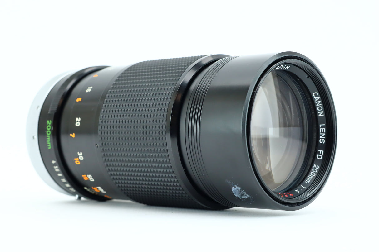 كانون اف دي 200 ملم 4