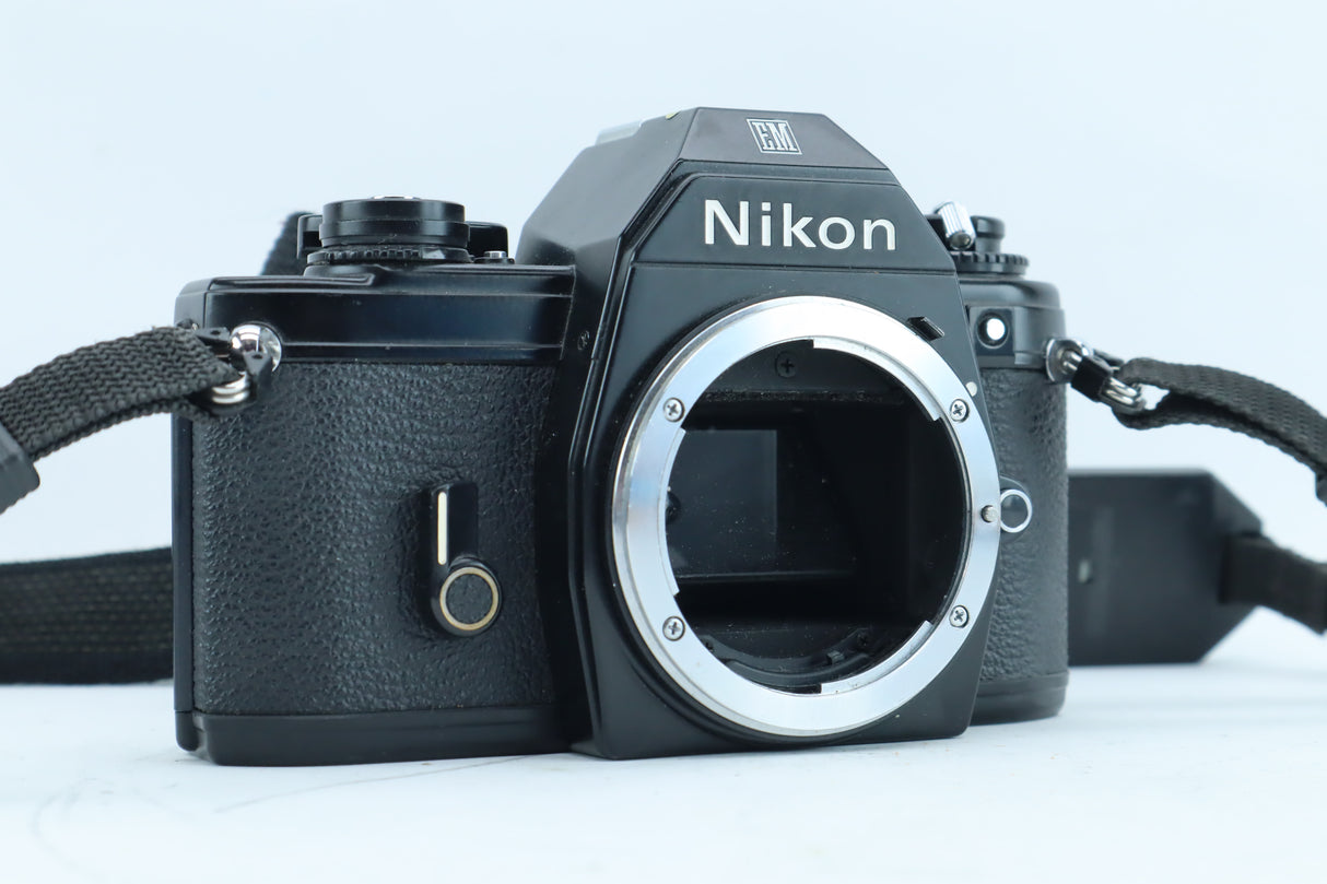 Nikon EM