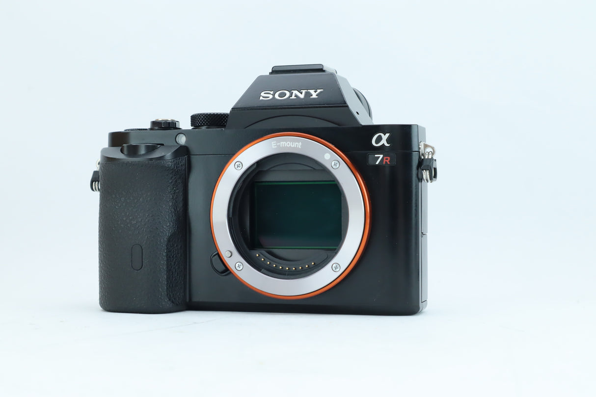Sony Alpha a7R with 36.4MP Full-Frame Exmor CMOS Sensor