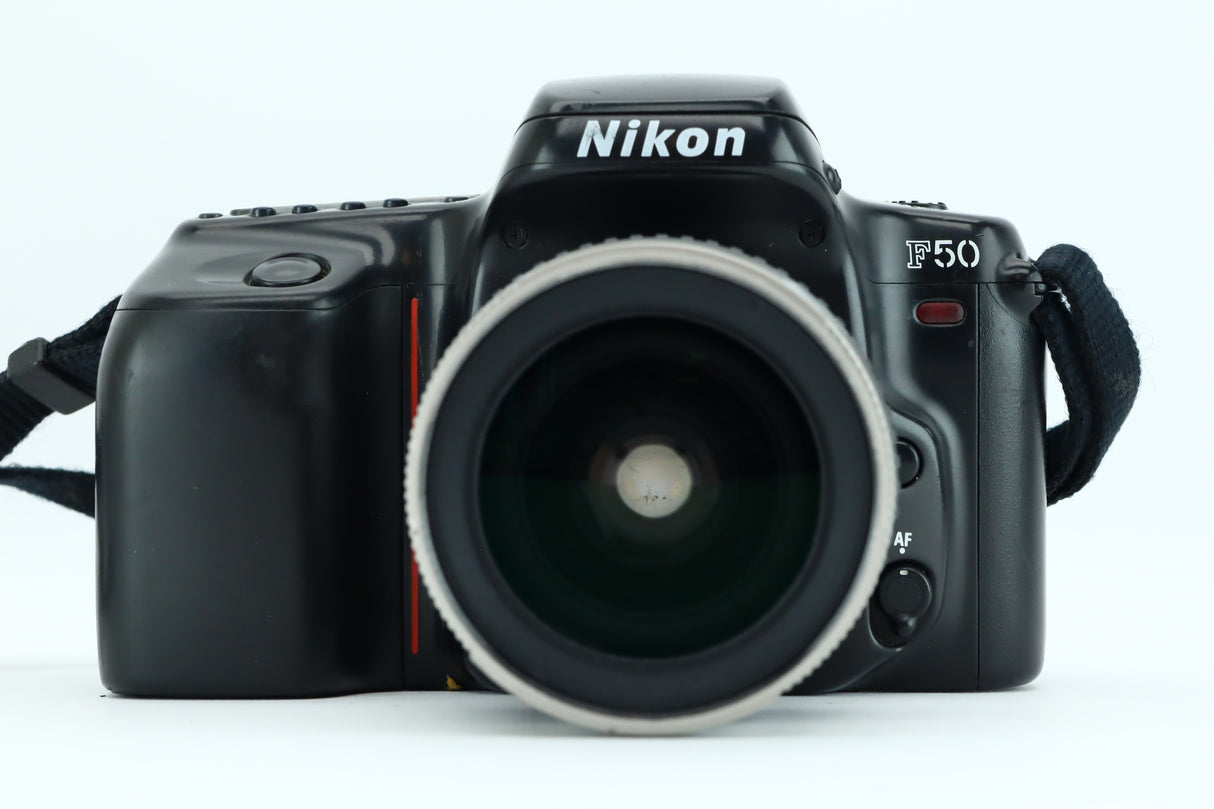 Nikon F50 + AFNIKKOR 28-80mm 3,3-5,6