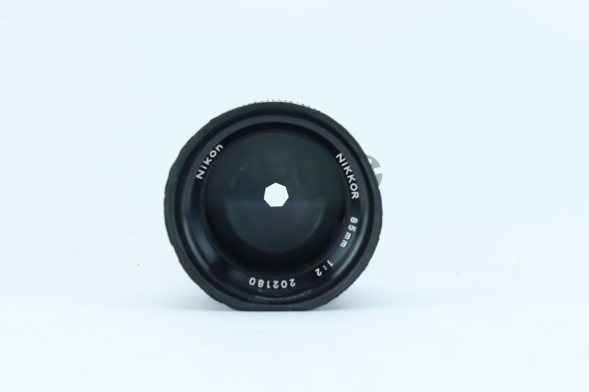 Nikon Nikkor 85mm f/2 | S/N: 202180