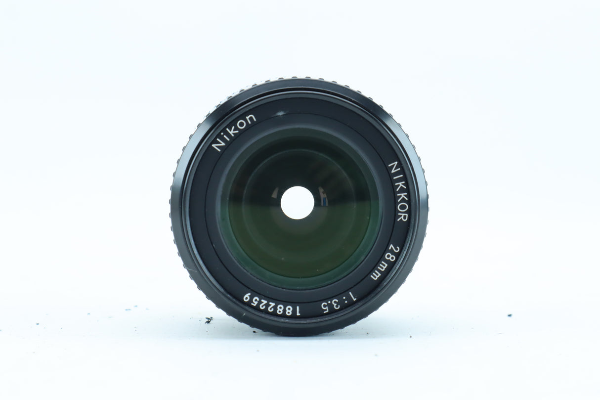 Nikon Nikkor 28mm f/3.5