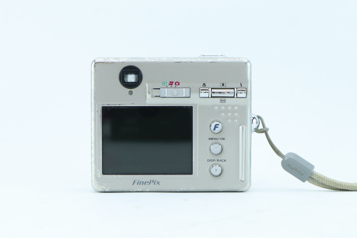 Fujifilm FinePix F450 | S/N: 4GL09158