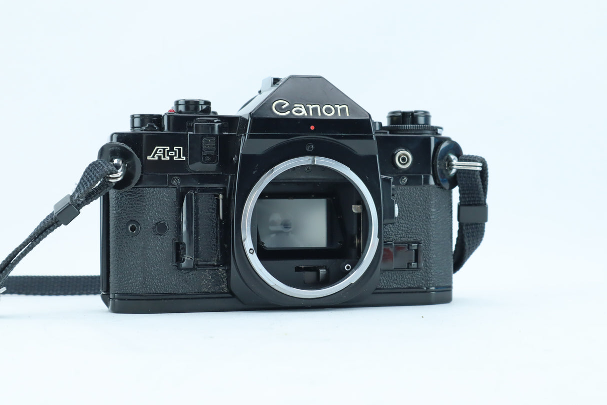 Canon A-1 | S/N: 923406