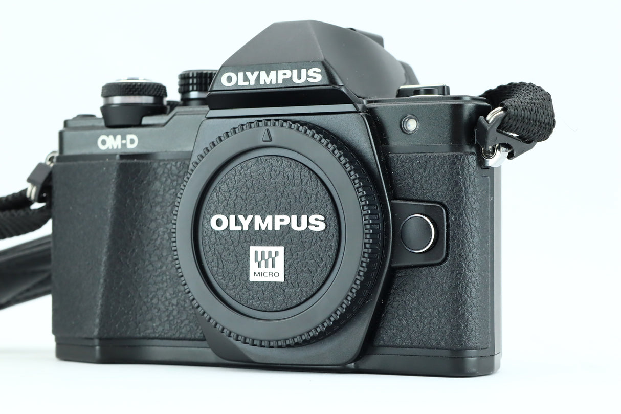 Conjunto Olympus OM-D E-M10 Mark II