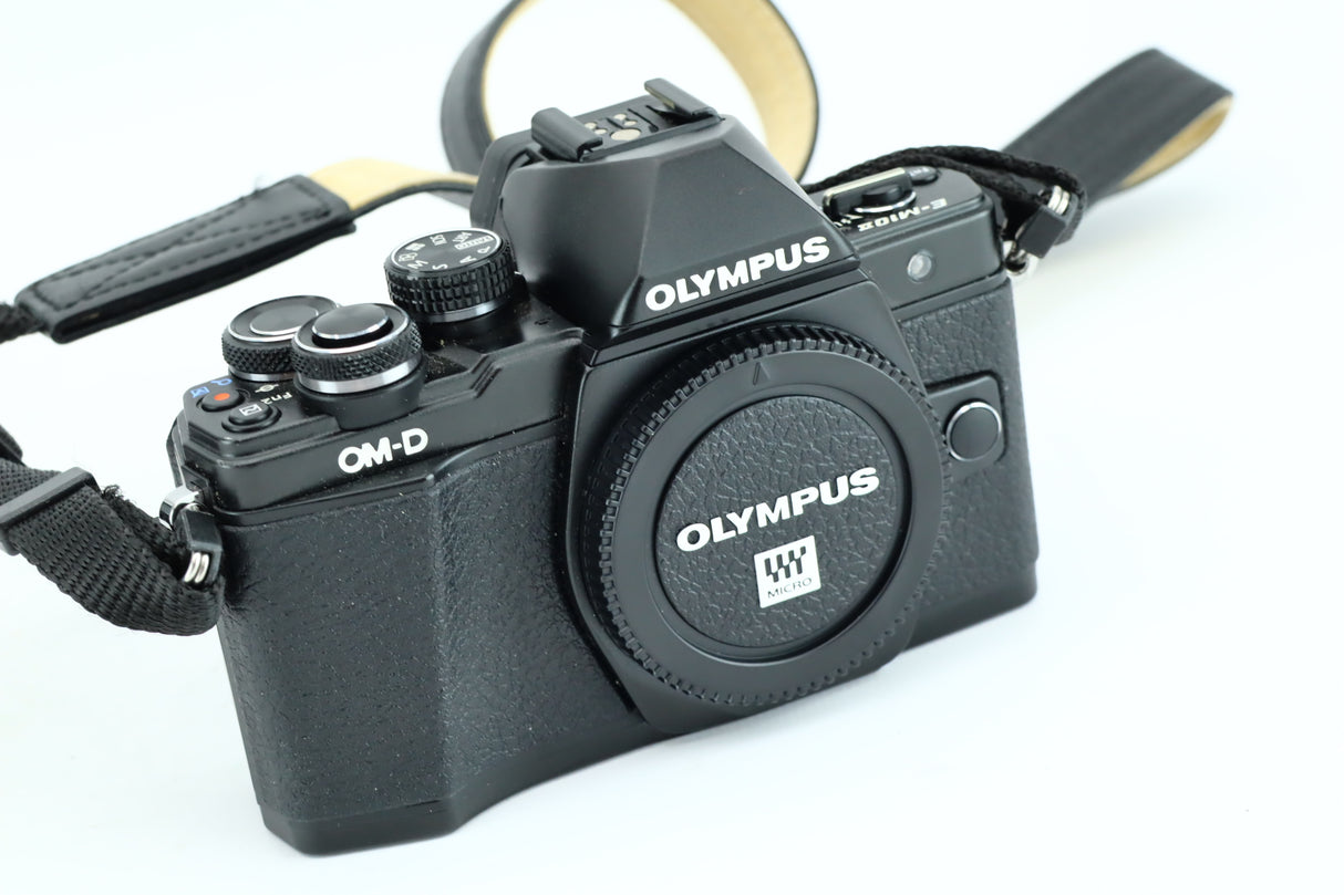 Conjunto Olympus OM-D E-M10 Mark II