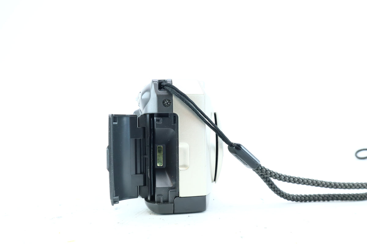 Fujifilm FinePix 2400 Zoom