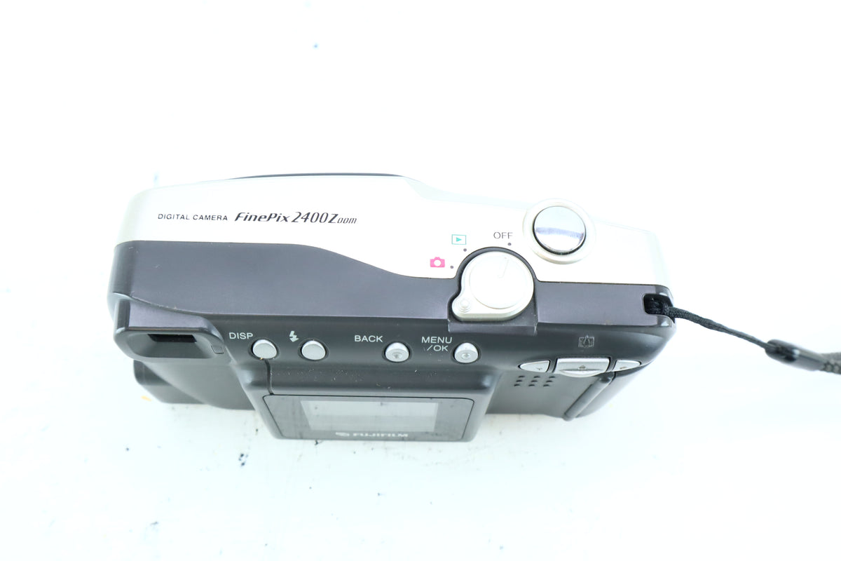 Fujifilm FinePix 2400 Zoom