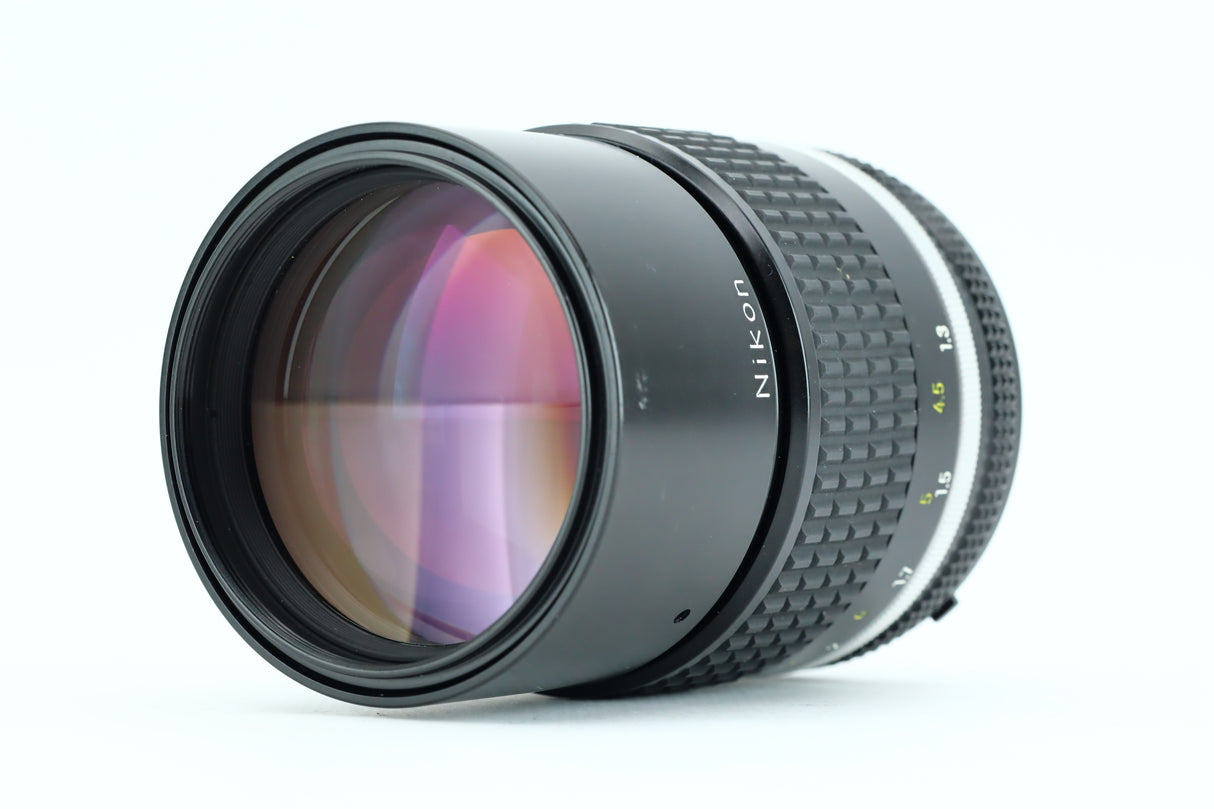 عدسة نيكون نيكور 135 ملم f/2.8