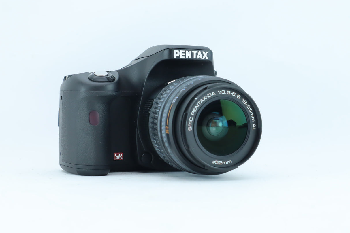 Pentax K200D with SMC Pentax-DA 18-55mm f/3.5-5.6 AL | S/N: 2902984